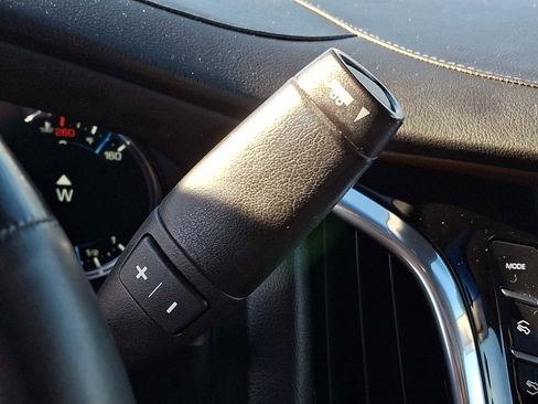 Used 2017 Cadillac Escalade Premium Luxury image 15