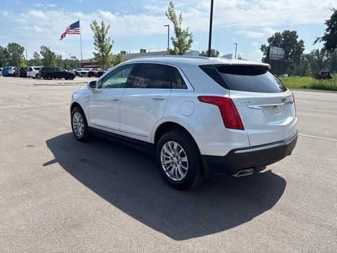 Used 2017 Cadillac XT5 FWD image 3