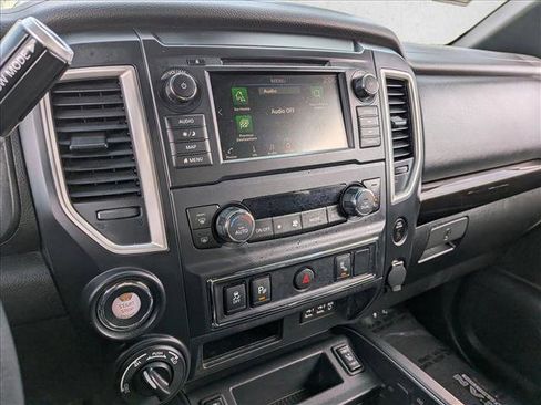 Used 2019 Nissan Titan SV w/ SV Convenience Package image 13