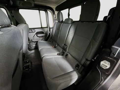 Used 2024 Jeep Gladiator Sport image 22