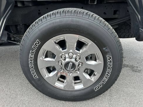 Used 2019 Ford F250 Lariat w/ Lariat Ultimate Package AWD/4WD image 12
