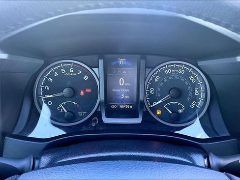 Used 2020 Toyota Tacoma TRD Sport AWD/4WD image 19