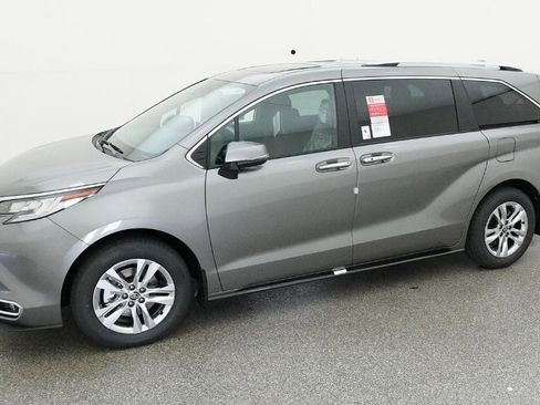 New 2026 Toyota Sienna Limited FWD image 8