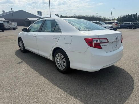 Used 2014 Toyota Camry LE FWD image 8