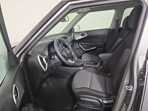 Certified 2025 Kia Soul LX FWD image 11