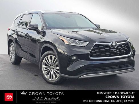 Used 2023 Toyota Highlander Platinum image 1