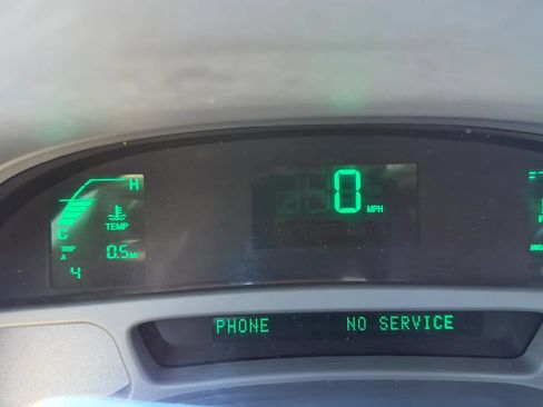 Used 2005 Cadillac De Ville FWD image 17