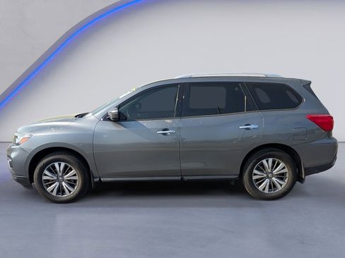 Used 2018 Nissan Pathfinder SV image 5