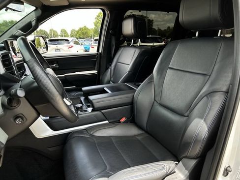 Used 2024 Toyota Tundra Platinum AWD/4WD image 28