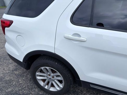 Used 2017 Ford Explorer XLT FWD image 5