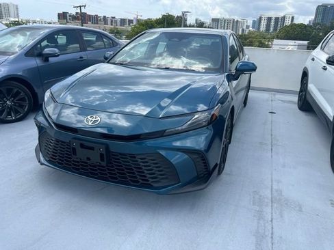 Used 2025 Toyota Camry SE w/ Convenience Package AWD/4WD image 2