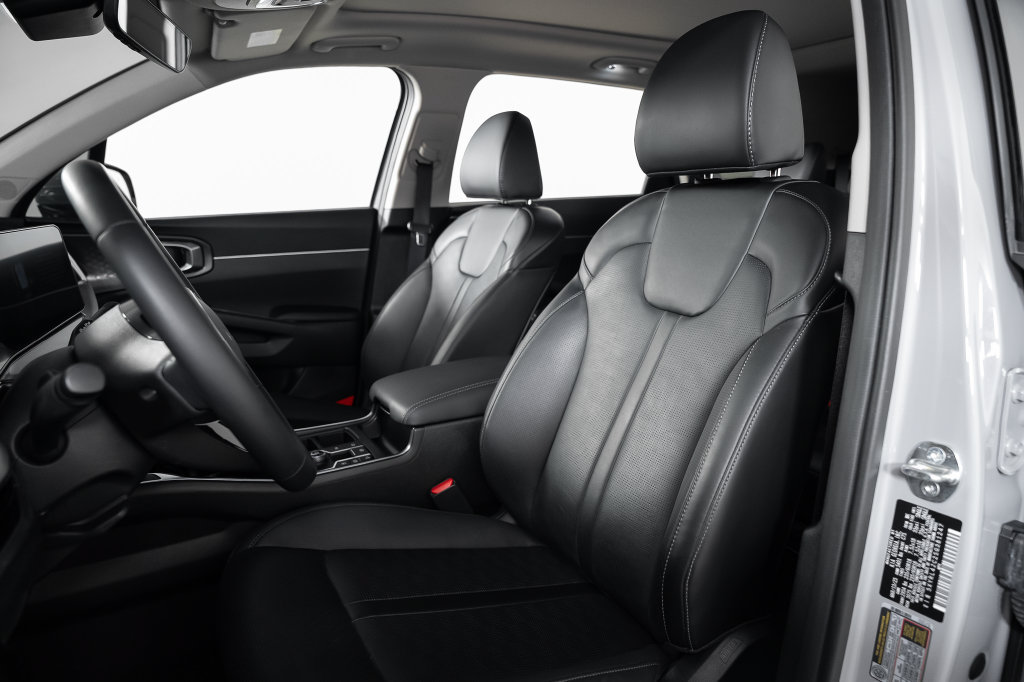Used 2025 Kia Sorento S FWD image 19