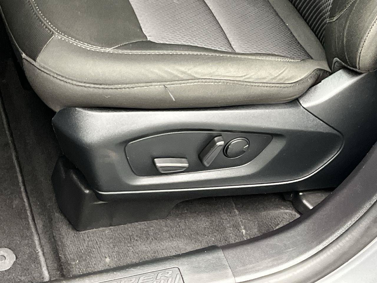 Used 2022 Ford Explorer XLT AWD/4WD image 9