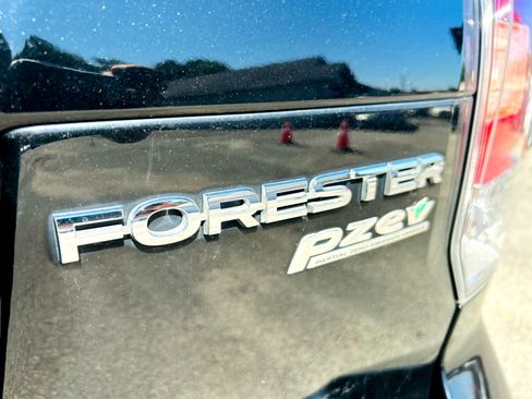 Used 2017 Subaru Forester 2.5i Premium w/ All-Weather Package image 16