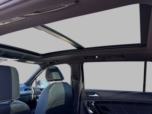 Used 2023 Volkswagen Tiguan SEL R-Line AWD/4WD image 12