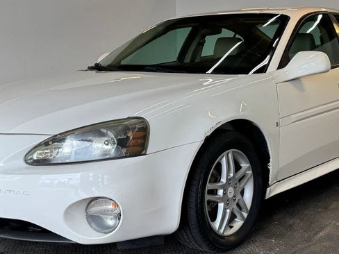 Used 2007 Pontiac Grand Prix GT w/ Premium Package image 2
