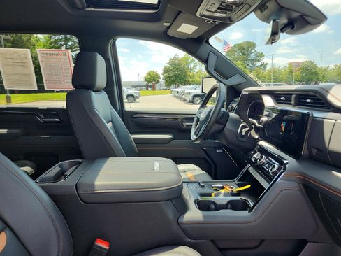 Used 2026 GMC Sierra 2500 AT4 w/ AT4 Premium Plus Package AWD/4WD image 10