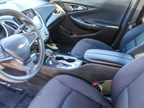 Used 2024 Chevrolet Malibu LT image 18