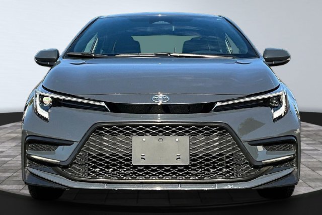 Used 2026 Toyota Corolla SE w/ SE Package FWD image 2