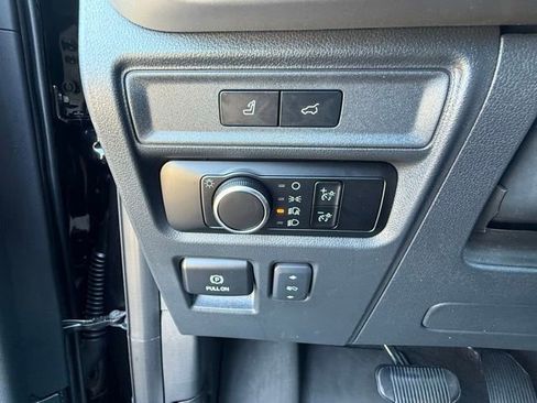 Certified 2024 Ford Expedition XLT RWD image 37