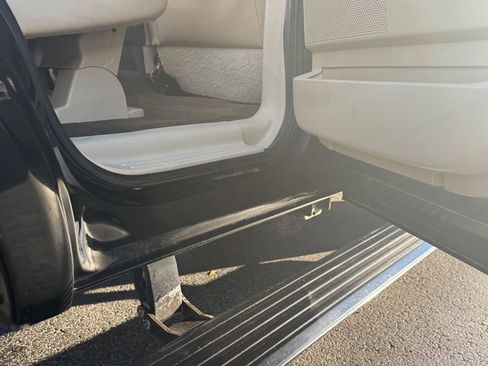 Used 2015 Lincoln Navigator 4WD w/ Equipment Group 101A Reserve image 21