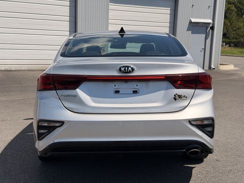 Used 2019 Kia Forte LXS FWD image 11