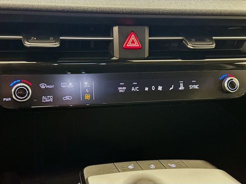 Used 2024 Kia EV6 Light image 24