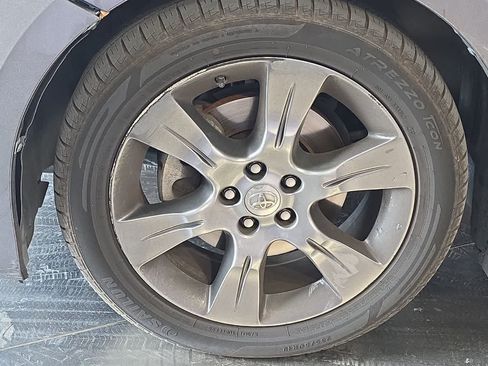 Used 2015 Toyota Sienna SE w/ SE Preferred Package FWD image 12