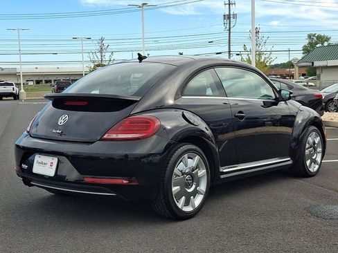 Used 2019 Volkswagen Beetle 2.0T SE FWD image 6