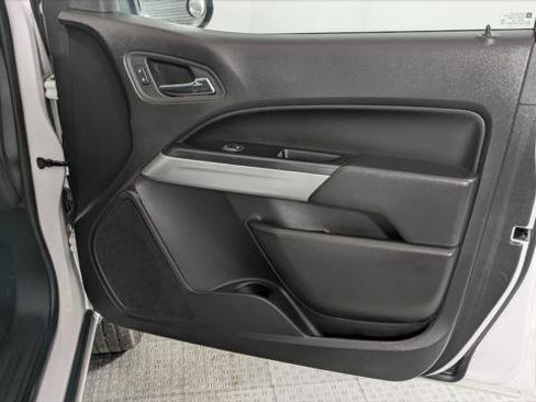 Used 2022 Chevrolet Colorado LT w/ Fleet Safety Package image 17