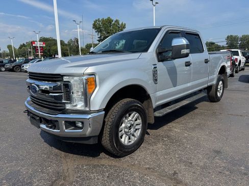 Used 2017 Ford F250 XLT w/ FX4 Off-Road Package AWD/4WD image 1