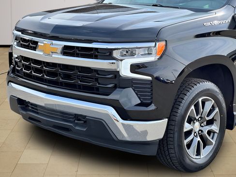Used 2024 Chevrolet Silverado 1500 LT AWD/4WD image 37