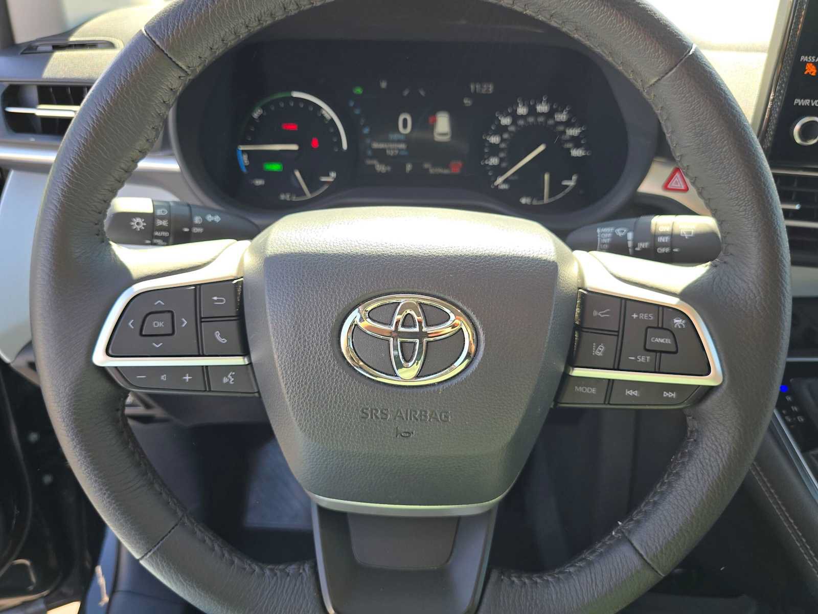Certified 2026 Toyota Sienna XLE FWD image 25