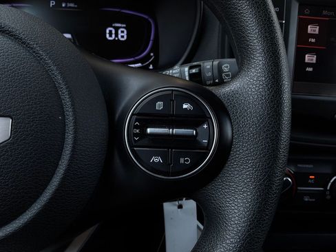 Used 2025 Kia Soul LX w/ LX Technology Package FWD image 34