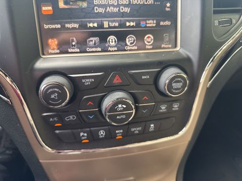 Used 2016 Jeep Grand Cherokee Limited 75th Anniversary RWD image 11