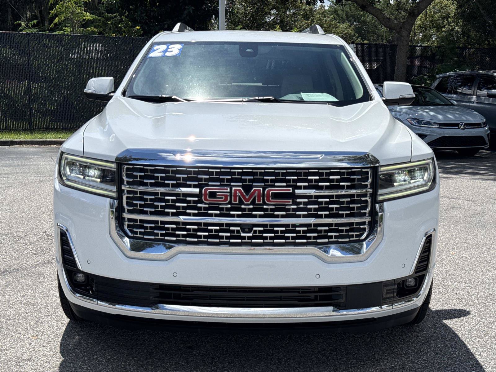Used 2023 GMC Acadia Denali w/ Denali Technology Package FWD image 8