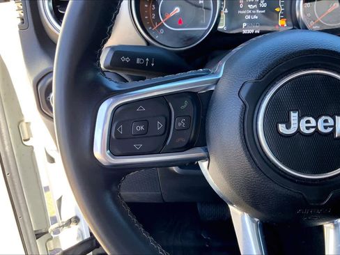 Used 2022 Jeep Gladiator Overland w/ Trailer Tow Package image 24