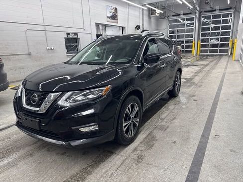 Used 2017 Nissan Rogue SL w/ SL Premium Package image 2