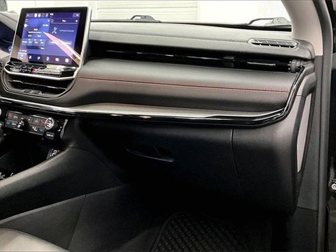 Used 2022 Jeep Compass Trailhawk image 16