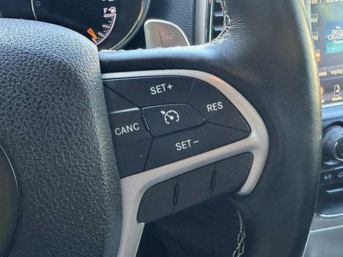 Used 2017 Jeep Grand Cherokee Limited w/ Luxury Group II image 33