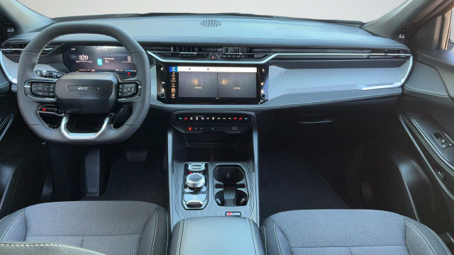 Used 2026 Jeep Cherokee Laredo AWD/4WD image 9