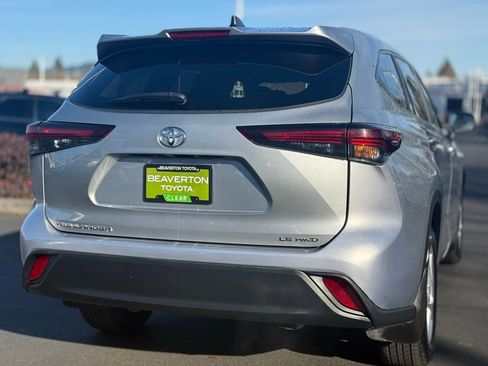 Used 2024 Toyota Highlander LE image 6