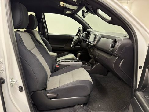 Used 2022 Toyota Tacoma TRD Off-Road RWD image 24