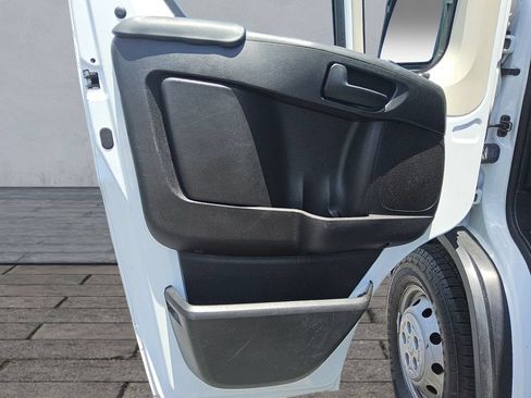 Used 2020 RAM ProMaster 2500 w/ Interior Convenience Group FWD image 17