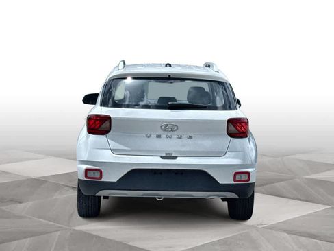 Used 2025 Hyundai Venue SEL FWD image 7