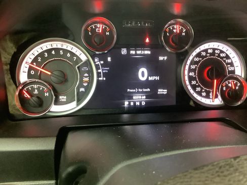 Used 2018 RAM 1500 Classic SLT image 20