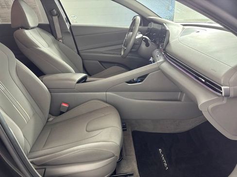 Used 2024 Hyundai Elantra SEL w/ Convenience Package FWD image 25