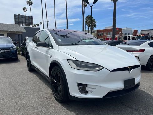 Used 2020 Tesla Model X Long Range image 3