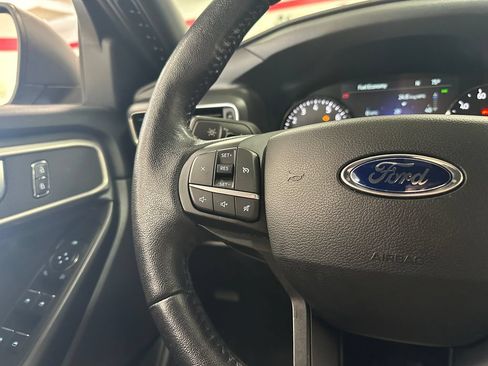 Used 2020 Ford Explorer XLT w/ Equipment Group 202A AWD/4WD image 18