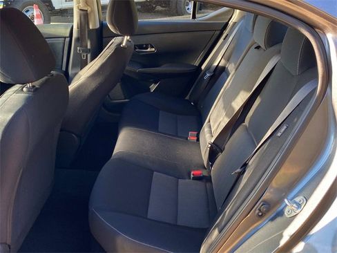 Used 2021 Nissan Sentra SV image 6